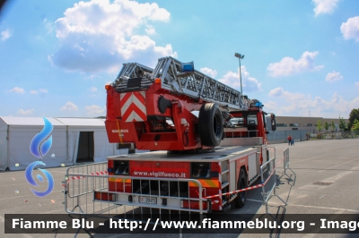 Iveco EuroFire 150E27 I serie
Vigili del Fuoco
Comando Provinciale di Bergamo
Distaccamento Volontario di Treviglio (BG)
AutoScala da 32 metri allestimento Iveco-Magirus
VF 20075
Fotografata in occasione di Pompieropoli 2024
Parole chiave: Iveco EuroFire_150E27_Iserie VF20075