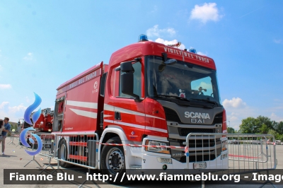 Scania P370 III serie
Vigili del Fuoco
Comando Provinciale di Bergamo
Distaccamento Volontario di Treviglio (BG)
AutoBottePompa Allestimento Bai
VF 32015
Fotografata a pompieropoli 2024
Parole chiave: Scania P370_IIIserie VF32015