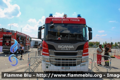 Scania P370 III serie
Vigili del Fuoco
Comando Provinciale di Bergamo
Distaccamento Volontario di Treviglio (BG)
AutoBottePompa Allestimento Bai
VF 32015
Fotografata a pompieropoli 2024
Parole chiave: Scania P370_IIIserie VF32015