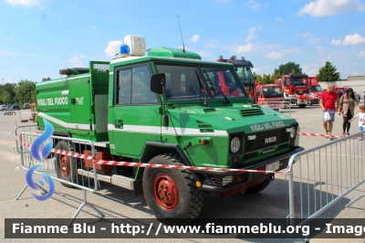 Iveco VM90 Scout
Vigili del Fuoco
Comando Provinciale di Bergamo
Distaccamento Volontrio di Treviglio
Antincendio Boschivo allestimento Iveco-Magirus
Ex Corpo Forestale dello Stato
VF 28117
Fotografato in occasione di Pompieropoli 2024
Parole chiave: Iveco VM90_Scout