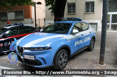 Alfa Romeo Tonale
Polizia di Stato
Squadra Volante
Allestimento FCA
POLIZIA M8127
Parole chiave: Alfa-Romeo Tonale POLIZIAM8127