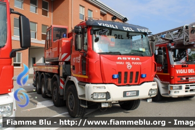 Astra HD8 84.44 II serie
Vigili del Fuoco
Comando Provinciale di Lodi
AutoGru da 40 ton allestimento Cormach
VF 25888
Fotografata in occasione di Pompieropoli 2024
Parole chiave: Astra HD8_84.44_IIserie VF25888