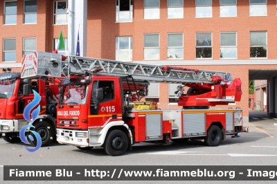 Iveco EuroFire 150E27 I serie
Vigili del Fuoco
Comando Provinciale di Lodi
AutoScala da 27 metri allestimento Iveco-Magirus
VF 21633
Fotografata in occasione di Pompieropoli 2024
Parole chiave: Iveco EuroFire_150E27_Iserie VF21633