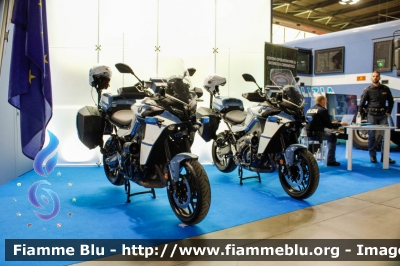 Yamaha Tracer 9
Polizia di Stato
Squadra Volante
Questura di Milano
Esposte alla fiera della sicurezza 2023
Parole chiave: Yamaha Tracer_9