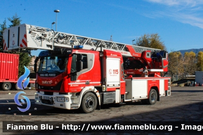 Iveco EuroCargo 160E32 IV serie
Vigili del Fuoco
Comando di Brescia
AutoScala articolata M32L-AS da 32 metri
Allestimento Magirus
VF 32927
Santa Barbara 2023
Parole chiave: Iveco EuroCargo_160E32_IVserie VF32927