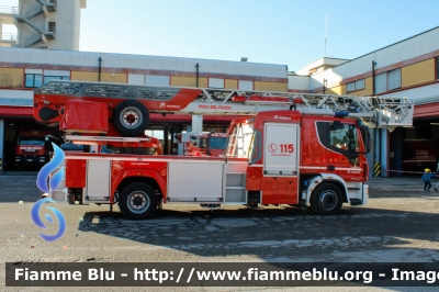 Iveco EuroCargo 160E32 IV serie
Vigili del Fuoco
Comando di Brescia
AutoScala articolata M32L-AS da 32 metri
Allestimento Magirus
VF 32927
Santa Barbara 2023
Parole chiave: Iveco EuroCargo_160E32_IVserie VF32927