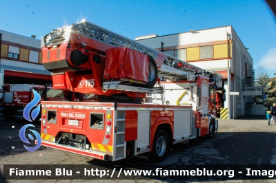 Iveco EuroCargo 160E32 IV serie
Vigili del Fuoco
Comando di Brescia
AutoScala articolata M32L-AS da 32 metri
Allestimento Magirus
VF 32927
Santa Barbara 2023
Parole chiave: Iveco EuroCargo_160E32_IVserie VF32927