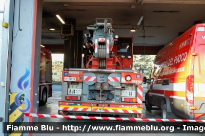 Astra HD8 84.45 I serie
Vigili del Fuoco
Comando Provinciale di Brescia
AutoGru da 40 ton allestimento Cormach
VF 24576
Parole chiave: Astra HD8_84.45_Iserie VF 24576