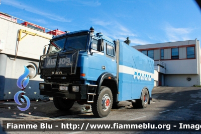 Iveco 190-30 4x4
Polizia di Stato
Reparto Mobile Padova
nuova livrea
POLIZIA A7043
Santa Barbara 2023
Parole chiave: Iveco 190.30_4x4 POLIZIAA7043