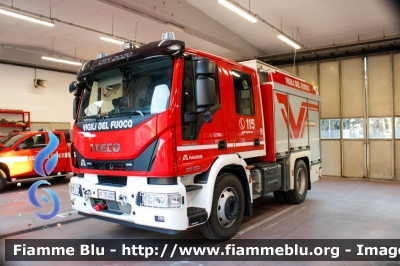 Iveco EuroCargo 120E25 IV serie City 2020
Vigili del Fuoco
Comando Provinciale di Brescia
Distaccamento Permanente di Darfo Boario Terme
AutoPompaSerbatoio allestimento Magirus
VF 31433
Parole chiave: Iveco EuroCargo_120E25_IVserie City2020 VF31433