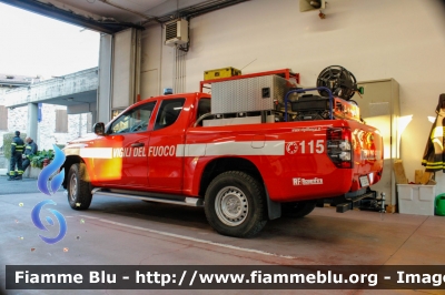 Mitsubishi L200 VI serie crew cab
Vigili del Fuoco
Comando Provinciale di Brescia
Distaccamento Permanente di Darfo Boario terme
Antincendio Boschivo
Allestiemtno Rosenfire
VF 32472
Parole chiave: Mitsubishi L200_VIserie crew_cab VF32472