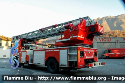 Iveco EuroFire 150E27 I serie
Vigili del Fuoco
Comando Provinciale di Brescia
Distaccamento Permanente di Darfo Boario terme
AutoScala da 32 metri allestimento Iveco-Magirus
VF 22228
Parole chiave: Iveco EuroFire_150E27_Iserie VF22228