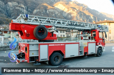 Iveco EuroFire 150E27 I serie
Vigili del Fuoco
Comando Provinciale di Brescia
Distaccamento Permanente di Darfo Boario terme
AutoScala da 32 metri allestimento Iveco-Magirus
VF 22228
Parole chiave: Iveco EuroFire_150E27_Iserie VF22228