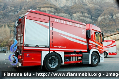 Scania P370 III serie 
Vigili del Fuoco
Comando Provinciale di Brescia
Distaccamento Permanente di Darfo Boario Terme
AutoBottePompa Allestimento Bai
VF 32398
Parole chiave: Scania P370_IIIserie VF32398