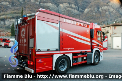 Scania P370 III serie 
Vigili del Fuoco
Comando Provinciale di Brescia
Distaccamento Permanente di Darfo Boario Terme
AutoBottePompa Allestimento Bai
VF 32398
Parole chiave: Scania P370_IIIserie VF32398