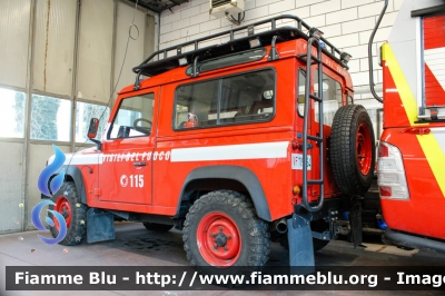 Land Rover Defender 90
Vigili del Fuoco
Comando Provinciale di Brescia
Distaccamento Permanente di Darfo Boario Terme
Veicolo facente parte del lotto allestiti con roll bar esterno luci supplementari e snorkel per i distaccamenti montani della provincia di Brescia
VF 19464
Parole chiave: Land-Rover Defender_90 VF19464