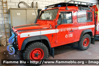 Land Rover Defender 90
Vigili del Fuoco
Comando Provinciale di Brescia
Distaccamento Permanente di Darfo Boario Terme
Veicolo facente parte del lotto allestiti con roll bar esterno luci supplementari e snorkel per i distaccamenti montani della provincia di Brescia
VF 19464
Parole chiave: Land-Rover Defender_90 VF19464