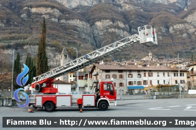 Iveco EuroFire 150E27 I serie
Vigili del Fuoco
Comando Provinciale di Brescia
Distaccamento Permanente di Darfo Boario terme
AutoScala da 32 metri allestimento Iveco-Magirus
VF 22228
Parole chiave: Iveco EuroFire_150E27_Iserie VF22228