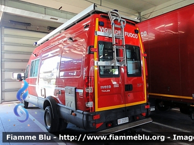 Iveco Daily IV serie
Vigili del Fuoco
Comando Provinciale di Cremona
AF/UCL - Posto di Comando Avanzato
Allestimento Magirus
VF 25385
Parole chiave: Iveco Daily_IVserie VF25385