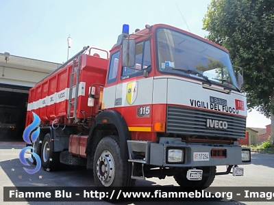 Iveco 330-26
Vigili del Fuoco
Comando Provinciale di Cremona
Allestito Baribbi
VF 17294
Parole chiave: Iveco 330-26 VF17294