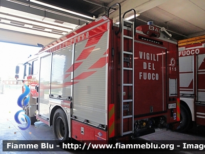 Man TGM 15.250 II serie
Vigili del Fuoco
Comando Provinciale di Cremona
AutoPompaSerbatoio allestita BAI
VF 29905
Parole chiave: Man TGM_15.250_IIserie VF29905