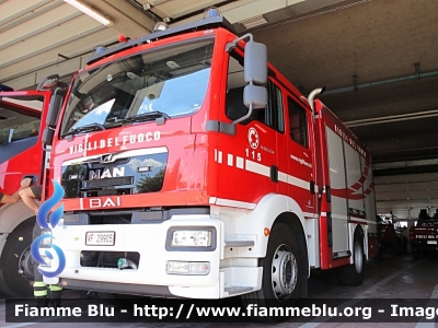 Man TGM 15.250 II serie
Vigili del Fuoco
Comando Provinciale di Cremona
AutoPompaSerbatoio allestita BAI
VF 29905
Parole chiave: Man TGM_15.250_IIserie VF29905