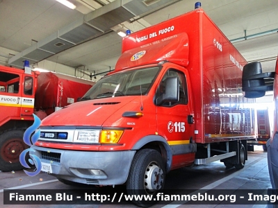 Iveco Daily III serie
Vigili del Fuoco
Comando Provinciale di Cremona
Nucleo NBCR
Allestimento Sperotto 
VF 22797
Parole chiave: Iveco Daily_IIIserie VF22797