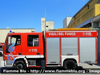 Iveco CityEuroFire 100E21 I serie
Vigili del Fuoco
Comando Provinciale di Cremona
AutoPompaSerbatoio allestimento
Iveco-Magirus
Ricondizionata 
VF 19860
Parole chiave: Iveco CityEuroFire_100E21_Iserie VF19860