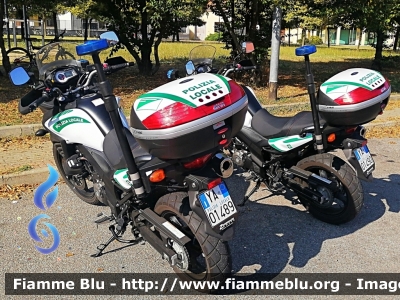 Suzuki V-Storm 650
Polizia Locale
Consorzio intercomunale
Comune di Casalpusterlengo (LO)
Comune di Somaglia (LO)
Allestita Bertazzoni
POLIZIA LOCALE YA 01489
POLIZIA LOCALE YA 01490
Parole chiave: Suzuki V-Storm_650 POLIZIALOCALEYA01489 POLIZIALOCALEYA01490