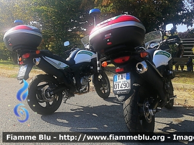 Suzuki V-Storm 650
Polizia Locale
Consorzio intercomunale
Comune di Casalpusterlengo (LO)
Comune di Somaglia (LO)
Allestita Bertazzoni
POLIZIA LOCALE YA 01489
POLIZIA LOCALE YA 01490
Parole chiave: Suzuki V-Storm_650 POLIZIALOCALEYA01489 POLIZIALOCALEYA01490