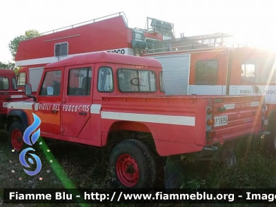 Land Rover Defender 130
Vigili del Fuoco
Comando Provinciale di Piacenza
VF 19356
In dismissione
Parole chiave: Land-Rover Defender_130 VF19356