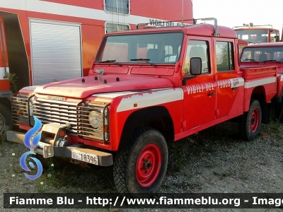 Land Rover Defender 130
Vigili del Fuoco
Comando Provinciale di Piacenza
VF 18396
In dismissione
Parole chiave: Land-Rover Defender_130 VF18396