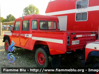 Land Rover Defender 130
Vigili del Fuoco
Comando Provinciale di Piacenza
VF 18396
In dismissione
Parole chiave: Land-Rover Defender_130 VF18396