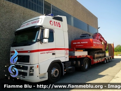 Volvo FH12 II serie
Vigili del Fuoco
Comando Provinciale di Piacenza
G.O.S. (Gruppo Operativo Speciale)
Emilia Romagna
VF 27088
Parole chiave: Volvo FH12_IIserie VF27088