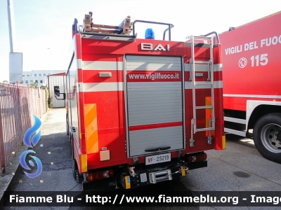 Mitsubishi Canter II serie
Vigili Del Fuoco
Comando Provinciale di Cremona
Distaccamento Permanente di Crema (CR)
AutoPompaSerbatoio allestimento Bai
VF 25219
Parole chiave: Mitsubishi Canter_IIserie VF25219