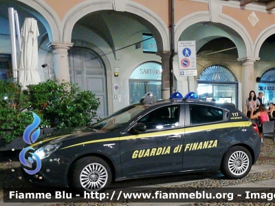 Alfa Romeo Nuova Giulietta restyle
Guardia di Finanza
Allestita NCT Nuova Carrozzeria Torinese
Decorazione Grafica Artlantis
GdiF 176 BN
Parole chiave: Alfa-Romeo Nuova_Giulietta_restyle GdiF176BN