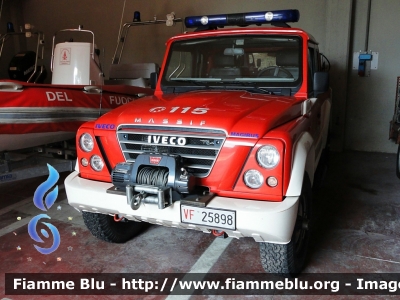 Iveco Massif Pickup
Vigili del Fuoco
Comando Provinciale di Cremona
Allestimento Iveco-Magirus
VF 25898
Parole chiave: Iveco Massif_Pickup VF25898