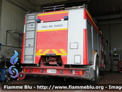 Iveco 190-26
Vigili del Fuoco
Autopompaserbatoio
Comando Provinciale di Cremona
Distaccamento Volontario di Piadena (CR)
Allestimento Baribbi
VF 16006
-In dismissione-
Parole chiave: Iveco 190-26 VF16006