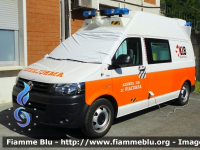 Volkswagen T5 restyle
118 Piacenza Soccorso
Azienda USL di Piacenza
Allestimento Vision
MSA c/o Ospedale di Bobbio (PC)
Parole chiave: Volkswagen T5_restyle Ambulanza