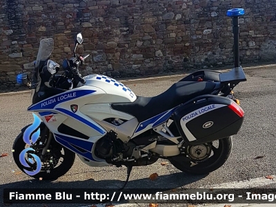 Honda nx750
Polizia Locale
Unione Valnure Valchero (PC)
Allestimento Bertazzoni
Moto proveniente da Confisca
Polizia Locale YA 03914  
Parole chiave: Honda nx750 PoliziaLocaleYA03914