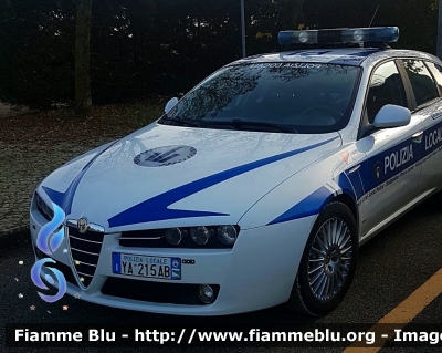 Alfa-Romeo 159 SportsWagon
Polizia Locale
Unione Valnure Valchero (PC)
Allestimento Bertazzoni
Polizia Locale YA 215 AB
Parole chiave: Alfa-Romeo 159 SportsWagon