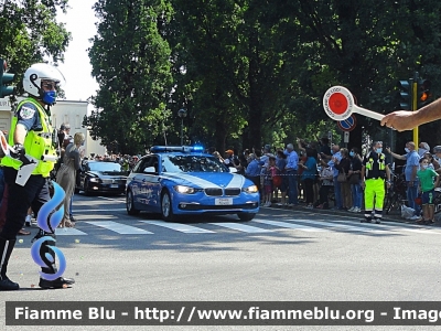 BMW 318 Touring F31 II restyle
Polizia di Stato
Polizia Stradale
Allestimento Marazzi
Decorazione Grafica Artlantis
POLIZIA M2400
Parole chiave: BMW 318_Touring_F31_IIrestyle POLIZIAM2400 02_giugno_2020