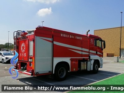 Man TGS 18.320 I serie
Vigili del Fuoco
Comando Provinciale di Lodi
AutoBottePompa
Allestimento BAI
VF 28569
Parole chiave: Man TGS_18.320_Iserie VF28569