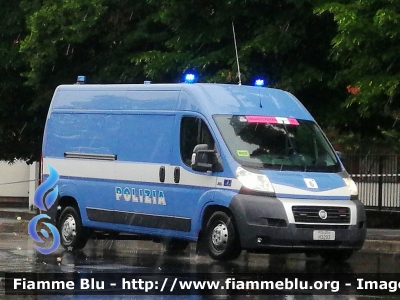 Fiat Ducato X250
Polizia di Stato
Polizia Stradale
Officina Mobile
POLIZIA H3293
in scorta al Giro d'Italia 2021
Vettura "6"
Parole chiave: Fiat Ducato_X250 POLIZIAH3293 giro_italia_2021