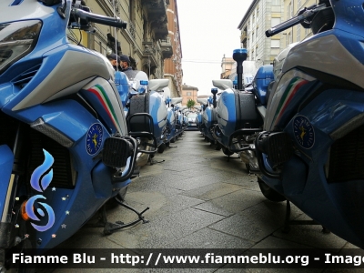 Yamaha FJR 1300 II serie
Polizia di Stato
Polizia Stradale
Allestimento Elevox
in scorta al Giro d'Italia 2021
Parole chiave: Yamaha FJR_1300_IIserie giro_italia_2021