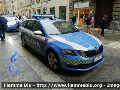 Skoda Octavia Wagon V serie
Polizia di Stato
Polizia Stradale
Allestimento Focaccia
Decorazione Grafica Artlantis
POLIZIA M5127
in scorta al Giro d'Italia 2021
Parole chiave: Skoda Octavia_Wagon_Vserie POLIZIAM5127