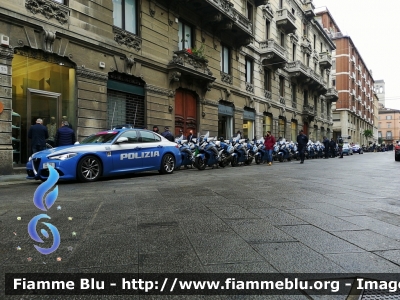 Schieramento Mezzi
Polizia di Stato
Polizia Stradale
in scorta al Giro d'Italia 2021
