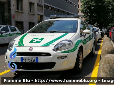 Fiat Punto VI serie
Polizia Locale
Comune di Milano
Allestimento Focaccia
POLIZIA LOCALE YA 725 AB
Parole chiave: Fiat Punto_VIserie POLIZIALOCALEYA725AB