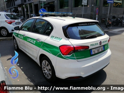 Fiat Nuova Tipo
Polizia Locale
Comune di Milano
Reparto Radio Mobile
Allestimento Focaccia
Polizia Locale YA 887 AB
Parole chiave: Fiat Nuova_Tipo PoliziaLocaleYA887AB