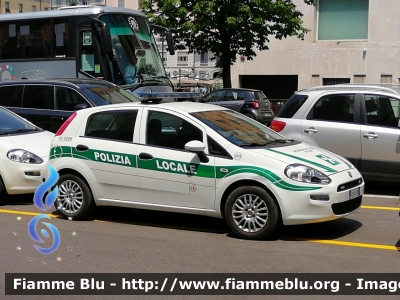 Fiat Punto VI serie
Polizia Locale
Comune di Milano
Allestimento Focaccia
POLIZIA LOCALE YA 725 AB
Parole chiave: Fiat Punto_VIserie POLIZIALOCALEYA725AB